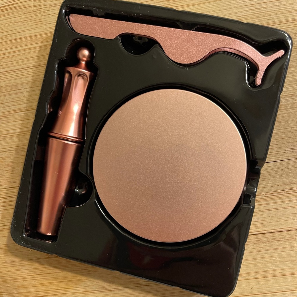BNIB - Magnetic Eye Lash & Eyeliner Kit
